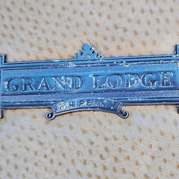 🏔️ Grand Lodge on Peak 7 Portfolio – Functional, Stylish & Uniquely Collectible - Picture 3 of 8